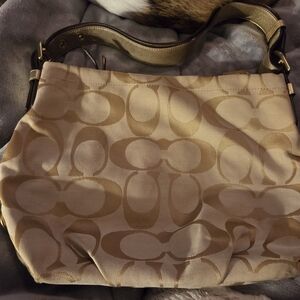 NWOT Elegant Coach Tan Designer Shoulder Bag